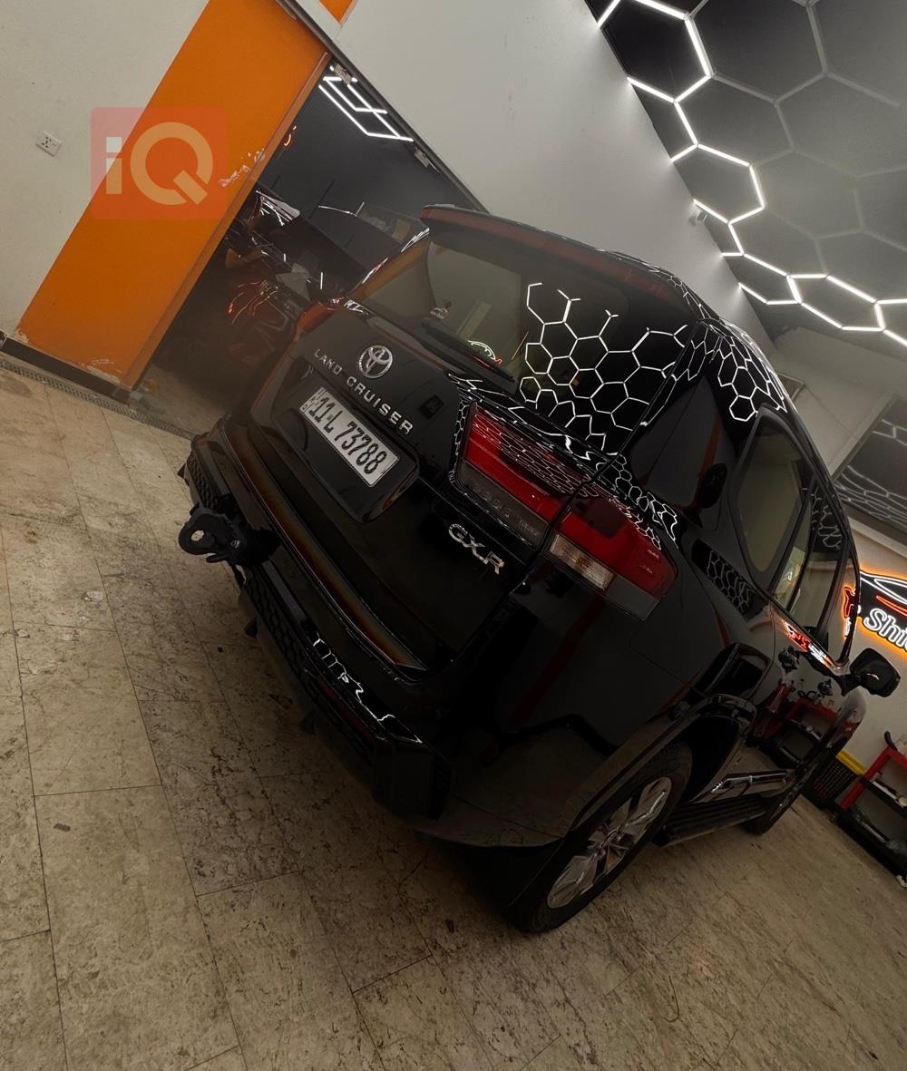 تۆیۆتا لاند کروزەر